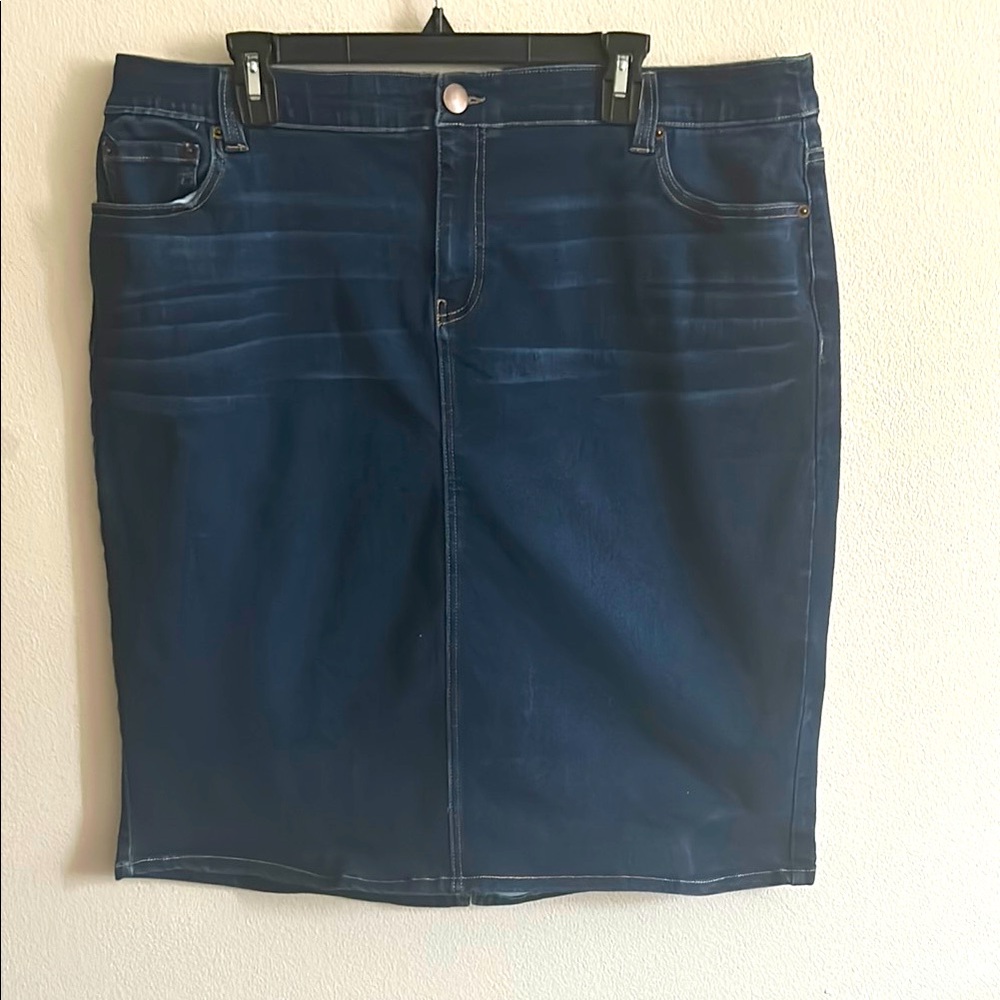 Denim Stretch Plus Size 20W Knee-Length A-Line Whiskering Front Zipper Skirt